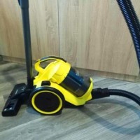 مراجعة المكنسة الكهربائية Karcher VC 3: المنظف المثالي للأسطح الملساء