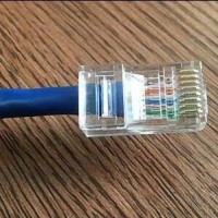 دبوس كابل الزوج الملتوي RJ45: مخططات الاتصال وقواعد العقص