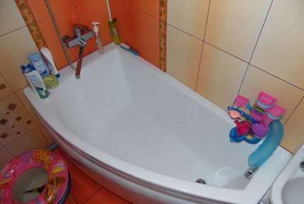 Bathtub brand Triton