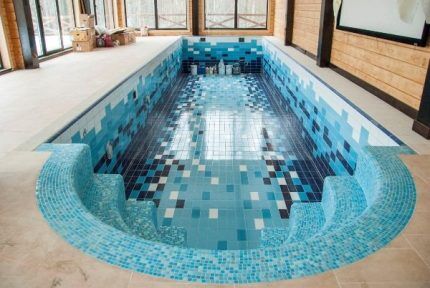 Pool tiling and mosaic