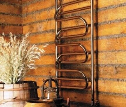 Which heated towel rail is better to choose for a retro-style bath