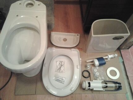 Kompletan set WC - vodokotlić