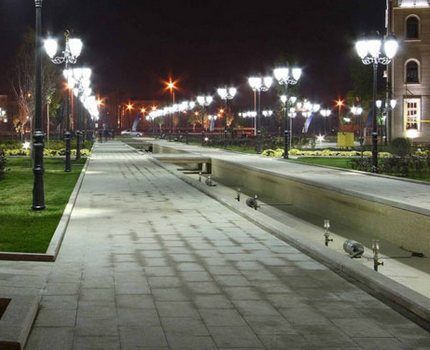 Street lighting with mercury lamps