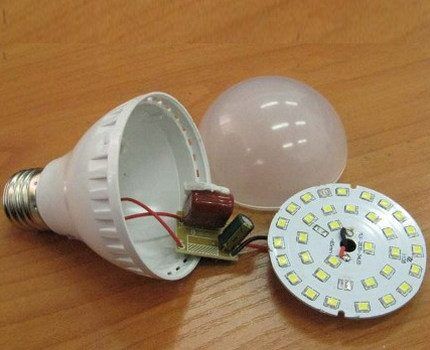 LED lampa rastavljena