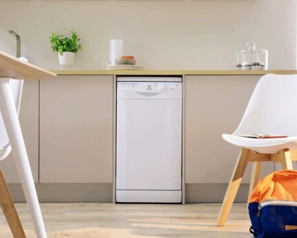 Ugradbeni podstol Indesit DSR 15B3