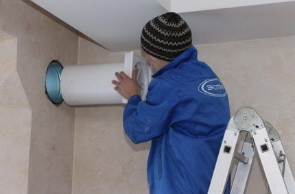 Installation of a wall ventilation valve